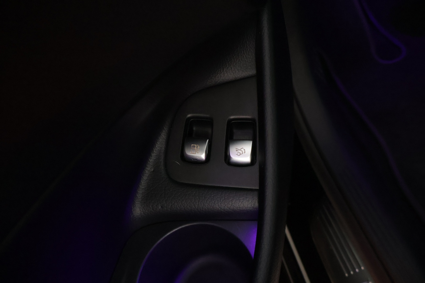 MERCEDES-BENZ E 2021