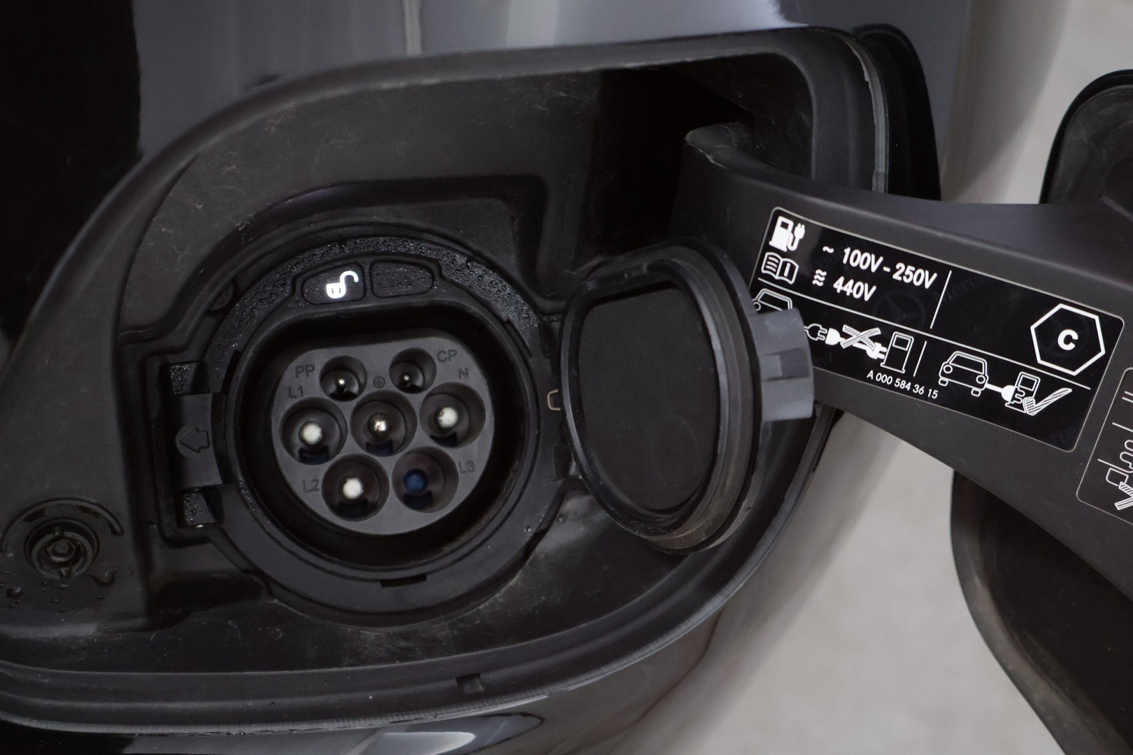 MERCEDES-BENZ E 2021