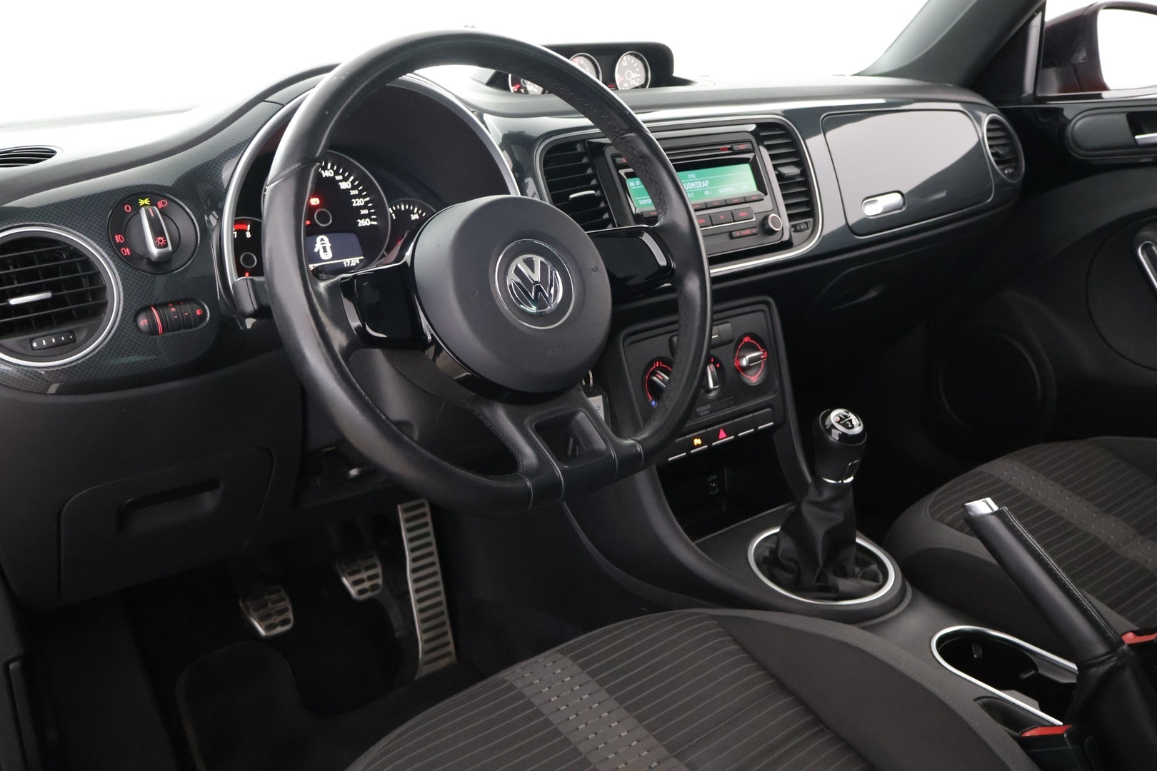 VOLKSWAGEN Beetle 2012