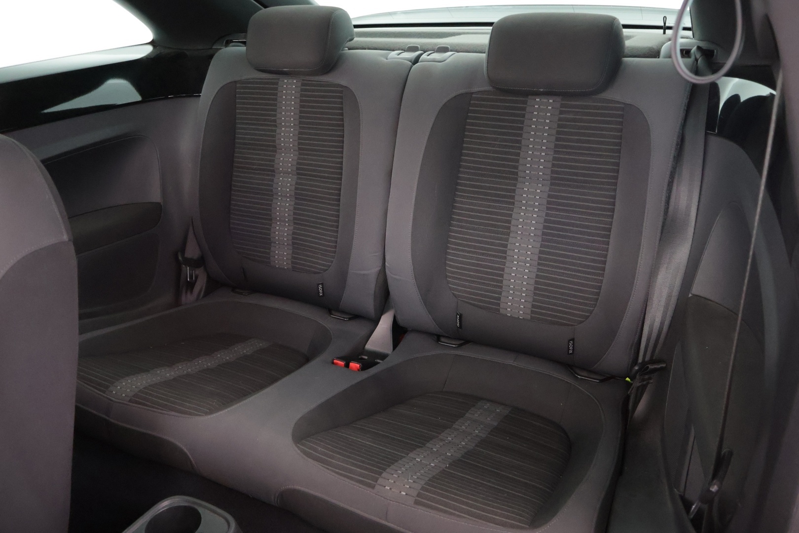 VOLKSWAGEN Beetle 2012