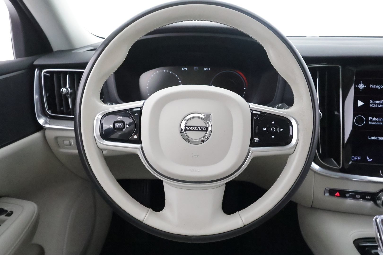 VOLVO V60 2022