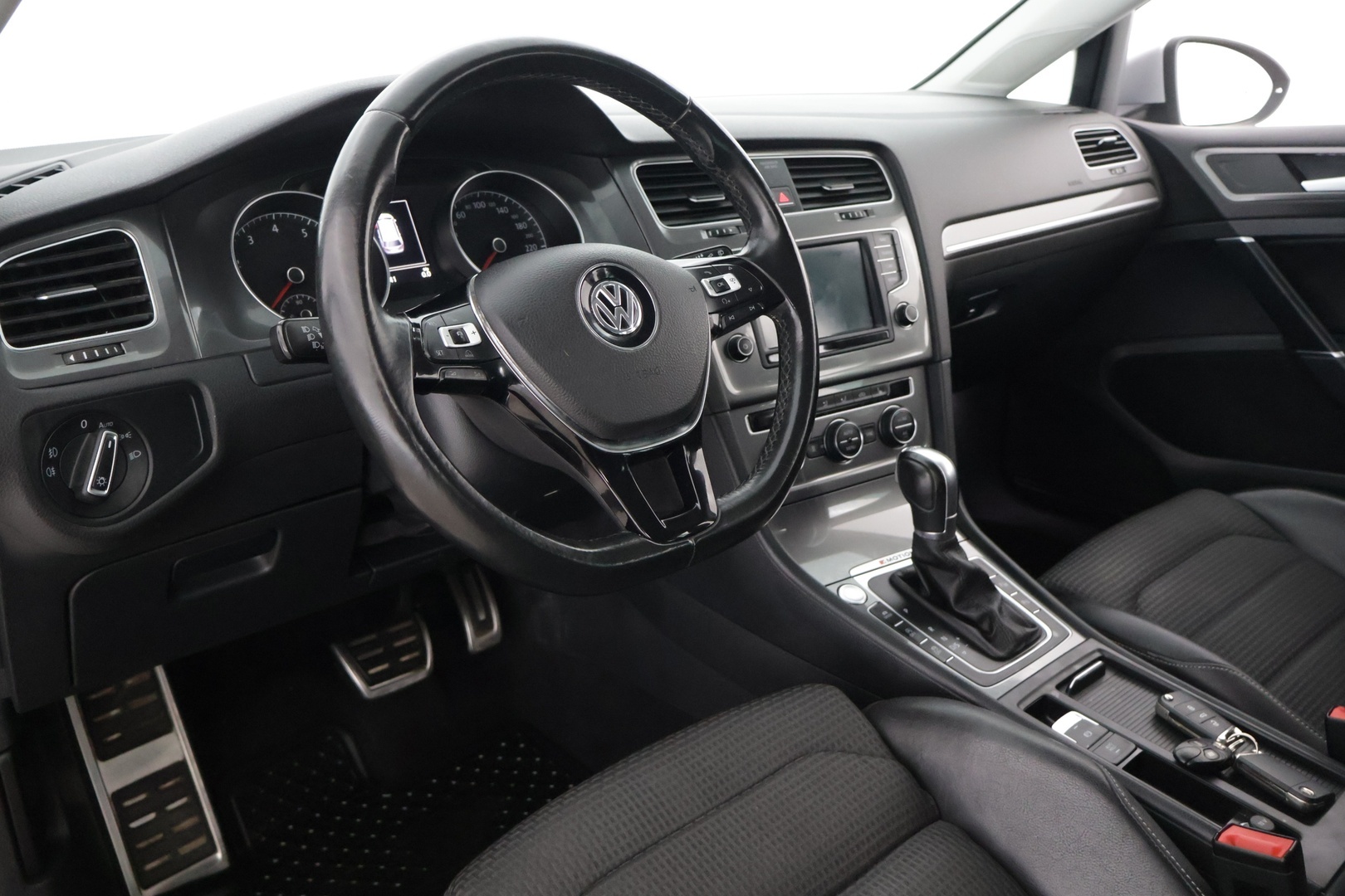 VOLKSWAGEN Golf 2016