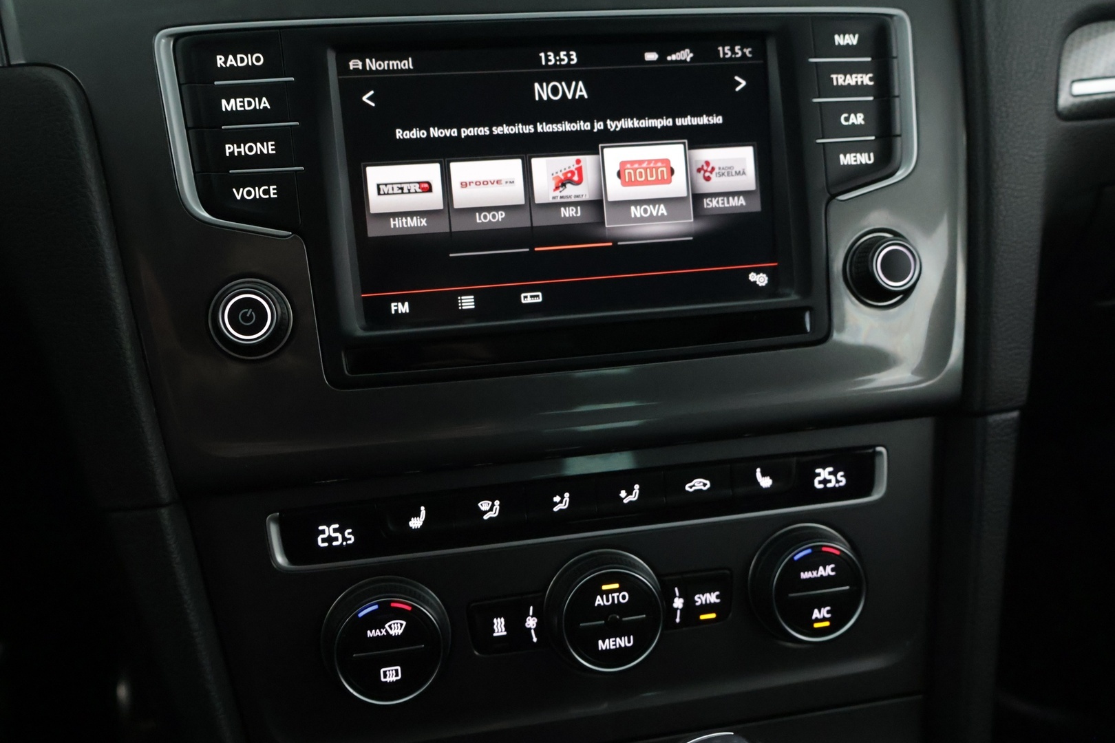 VOLKSWAGEN Golf 2016