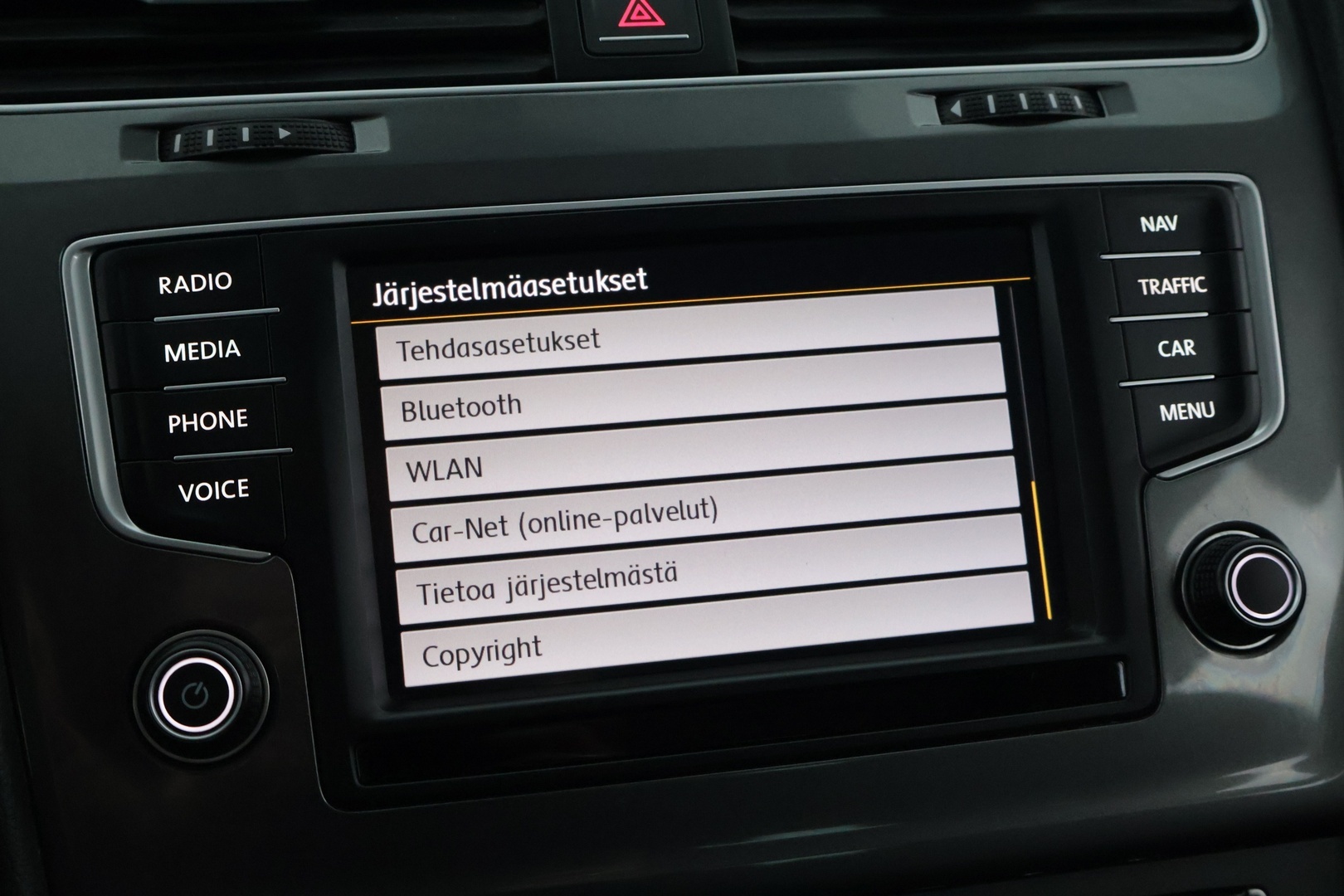 VOLKSWAGEN Golf 2016