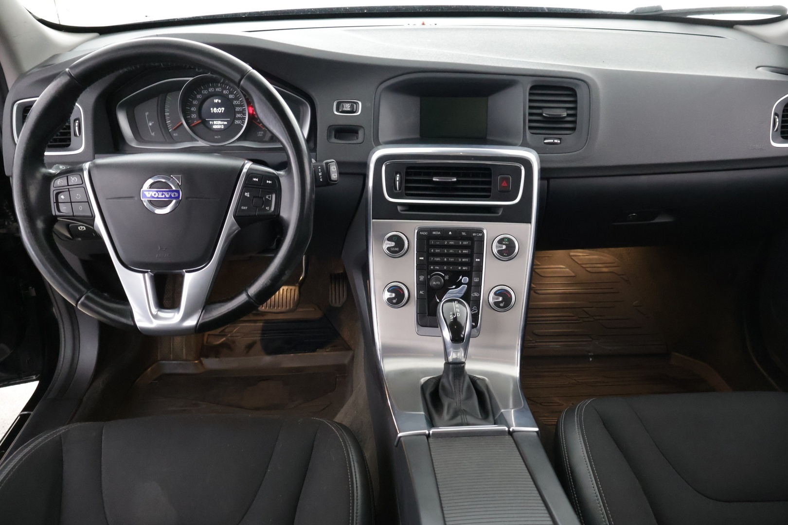 VOLVO V60 Cross Country 2016