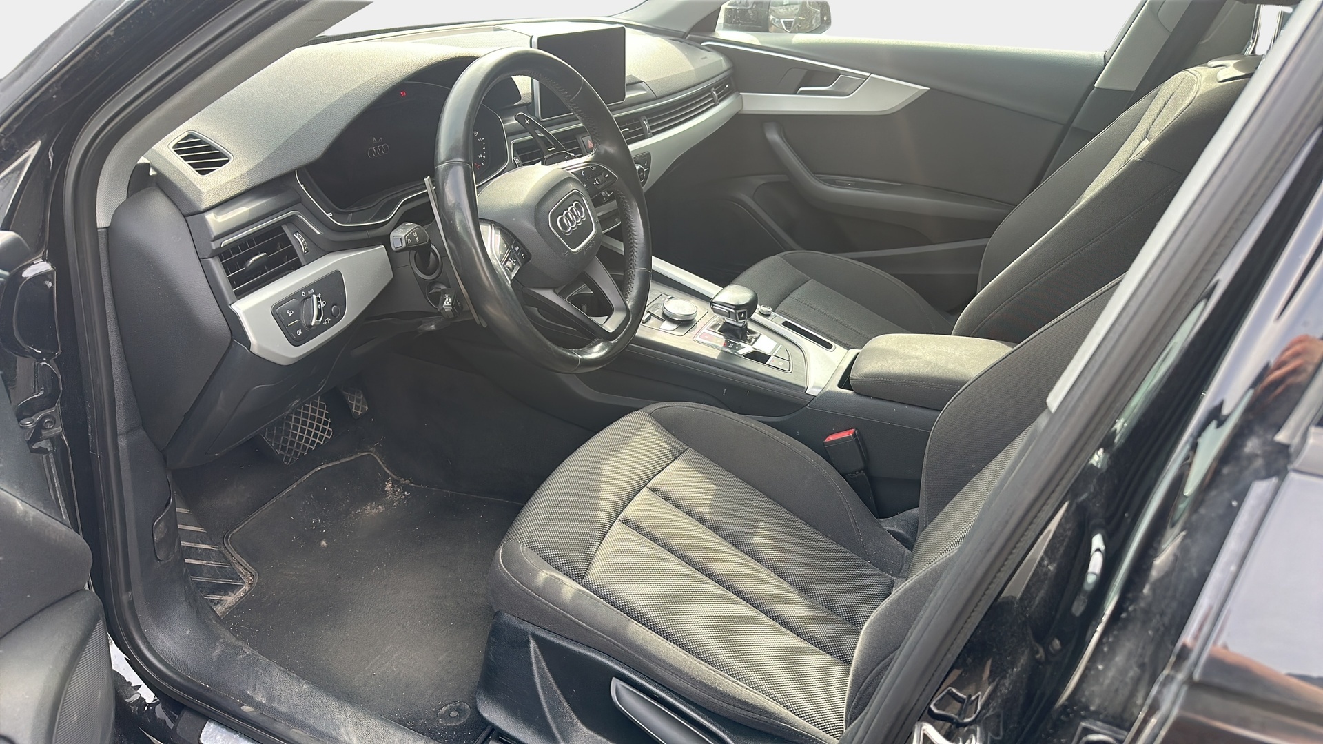 AUDI A4 2016
