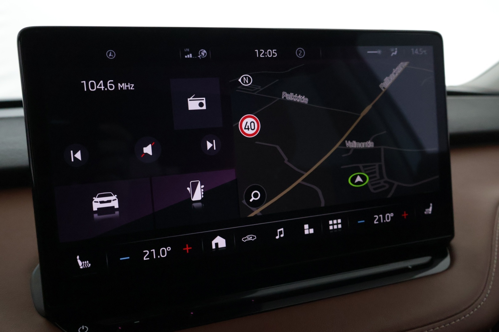 SKODA Enyaq 2022
