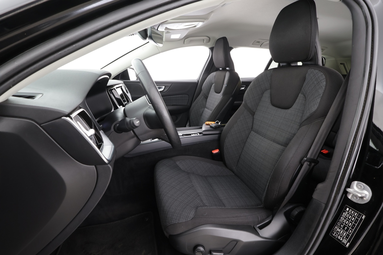 VOLVO V60 Cross Country 2023