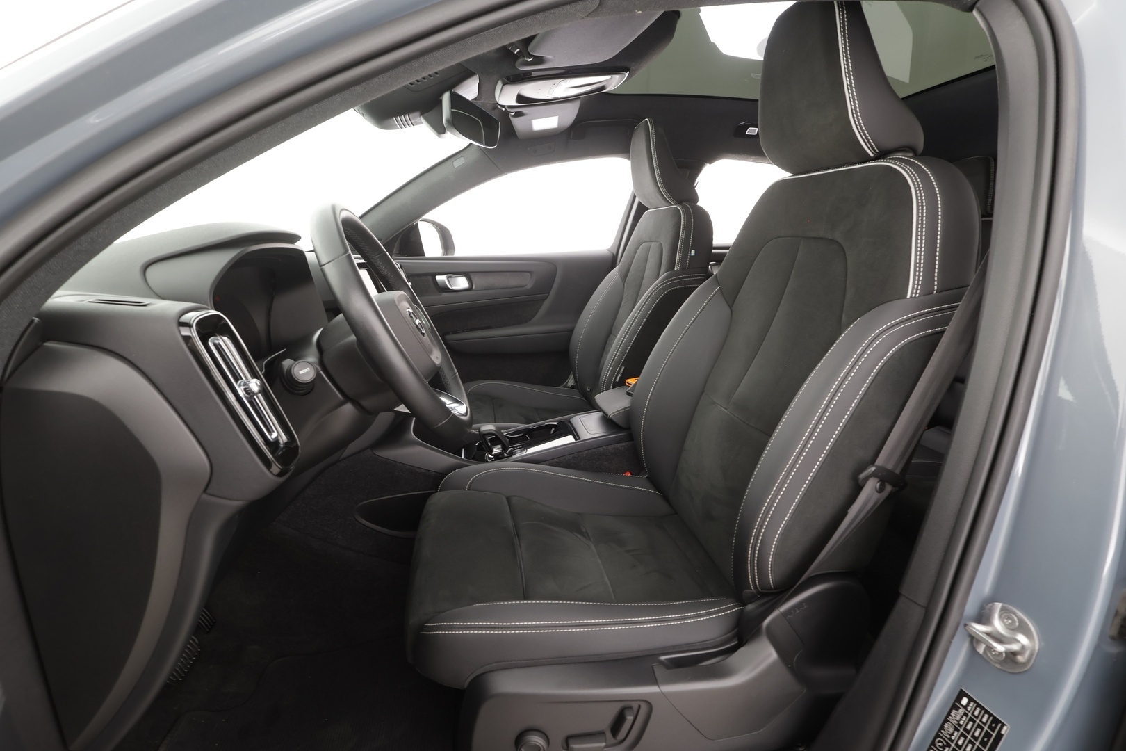 VOLVO C40 2023