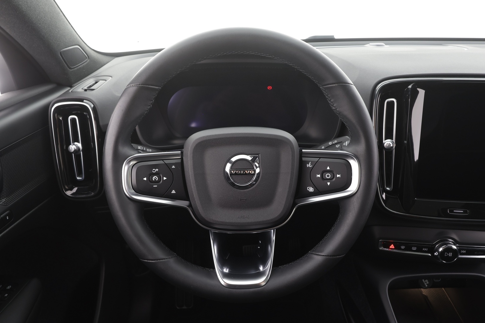 VOLVO C40 2023