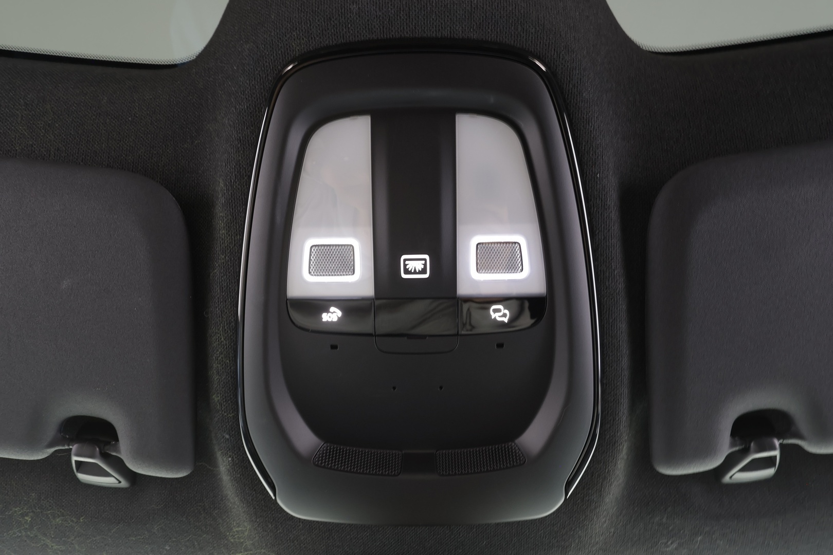 VOLVO C40 2023