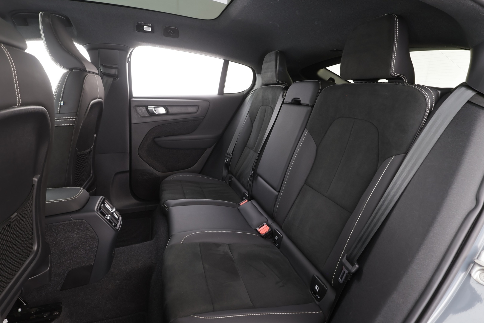 VOLVO C40 2023