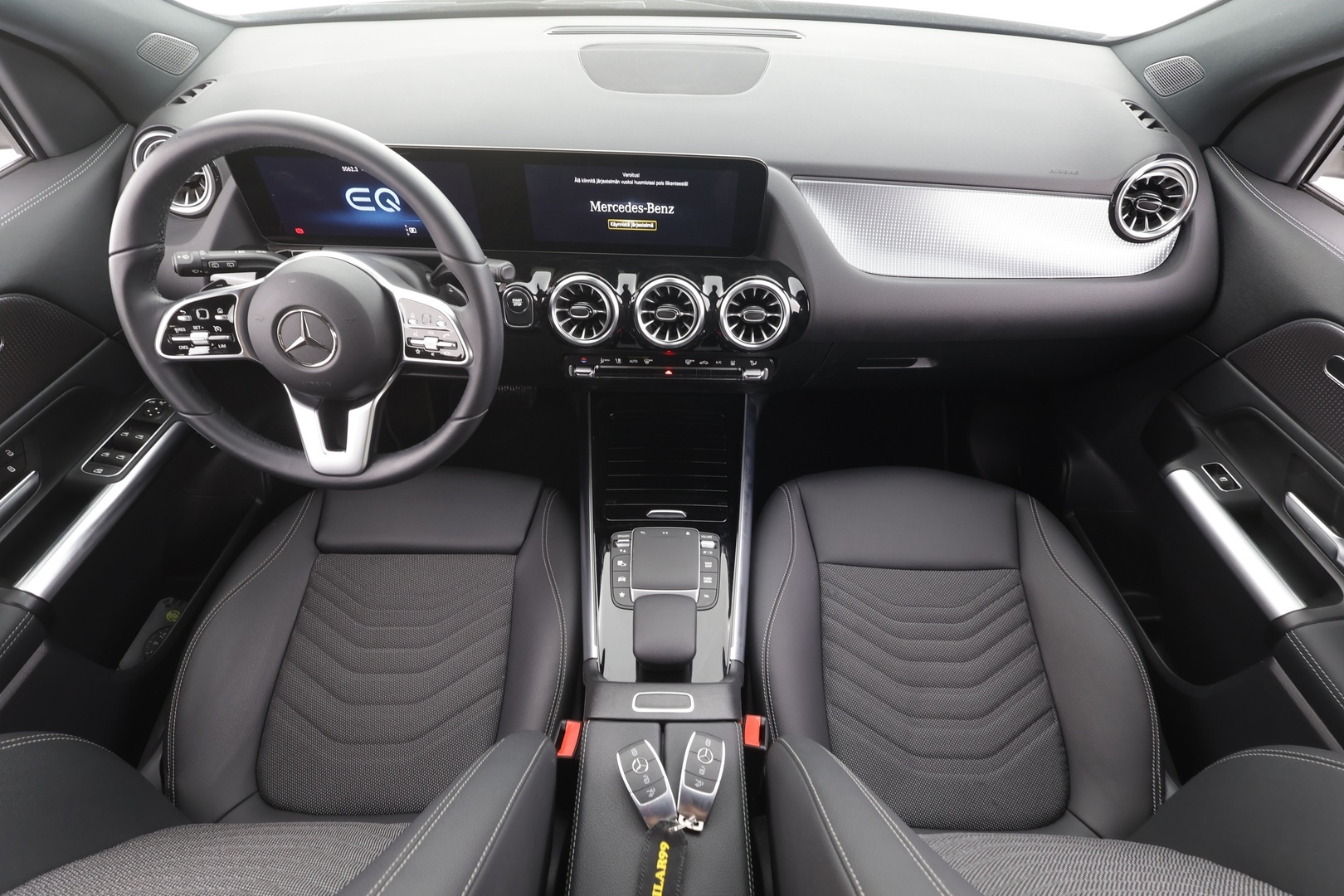 MERCEDES-BENZ EQA 2024