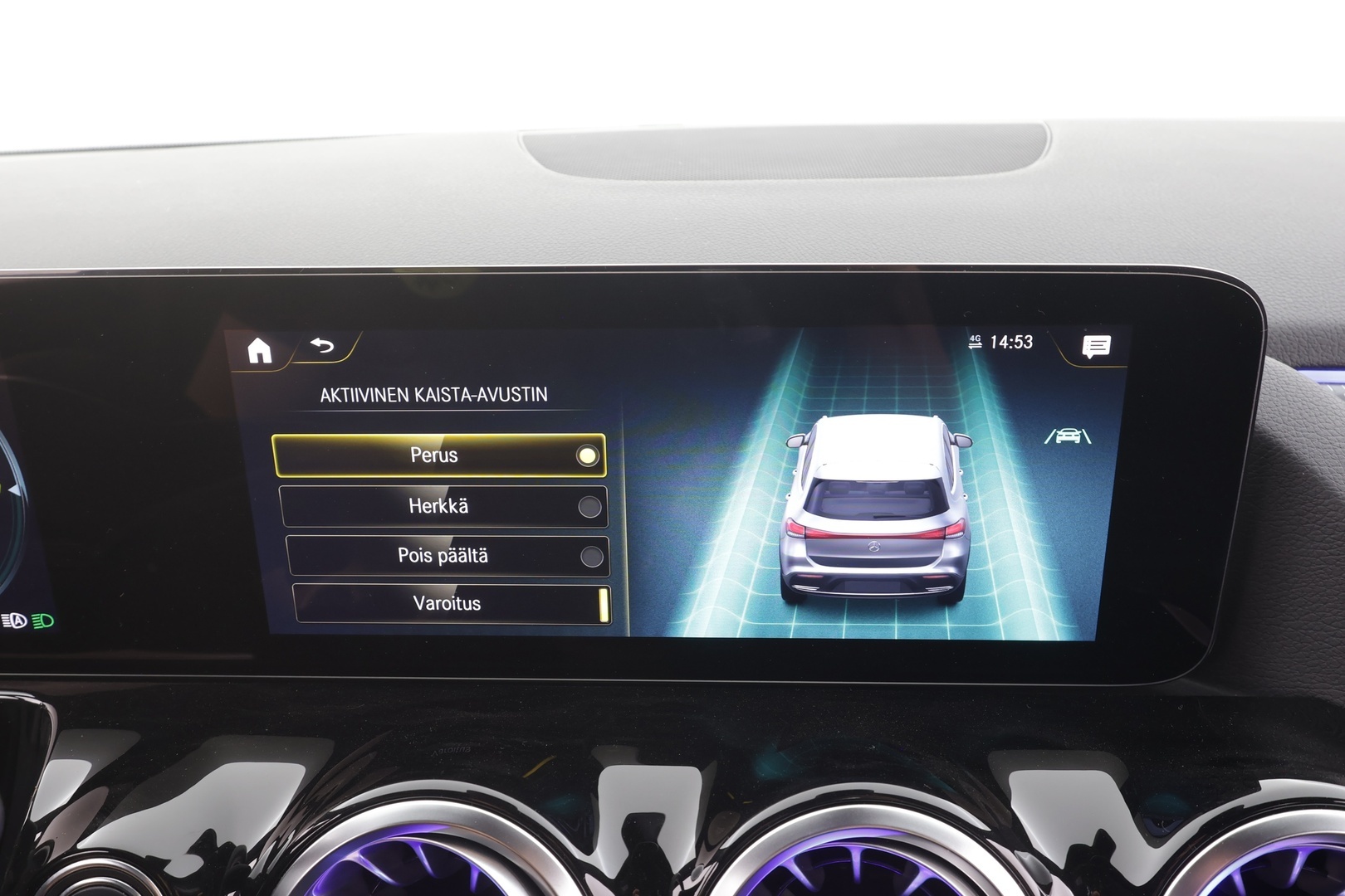 MERCEDES-BENZ EQA 2024