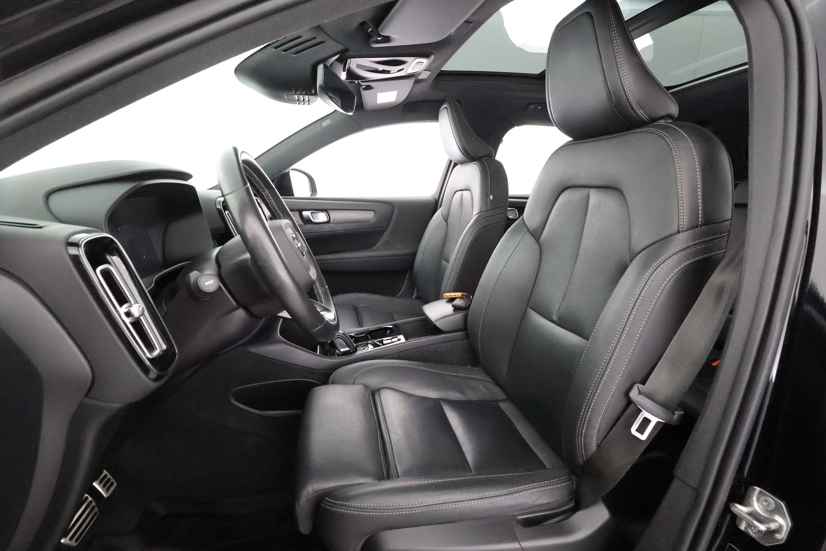 VOLVO XC40 2021