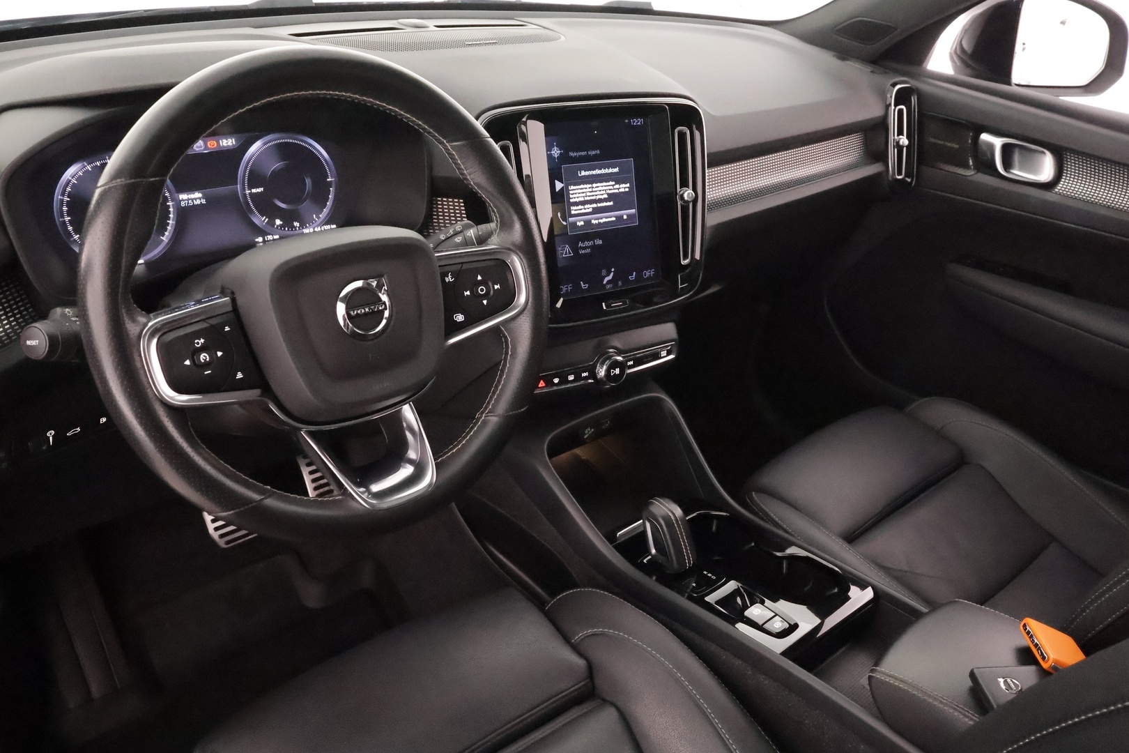 VOLVO XC40 2021