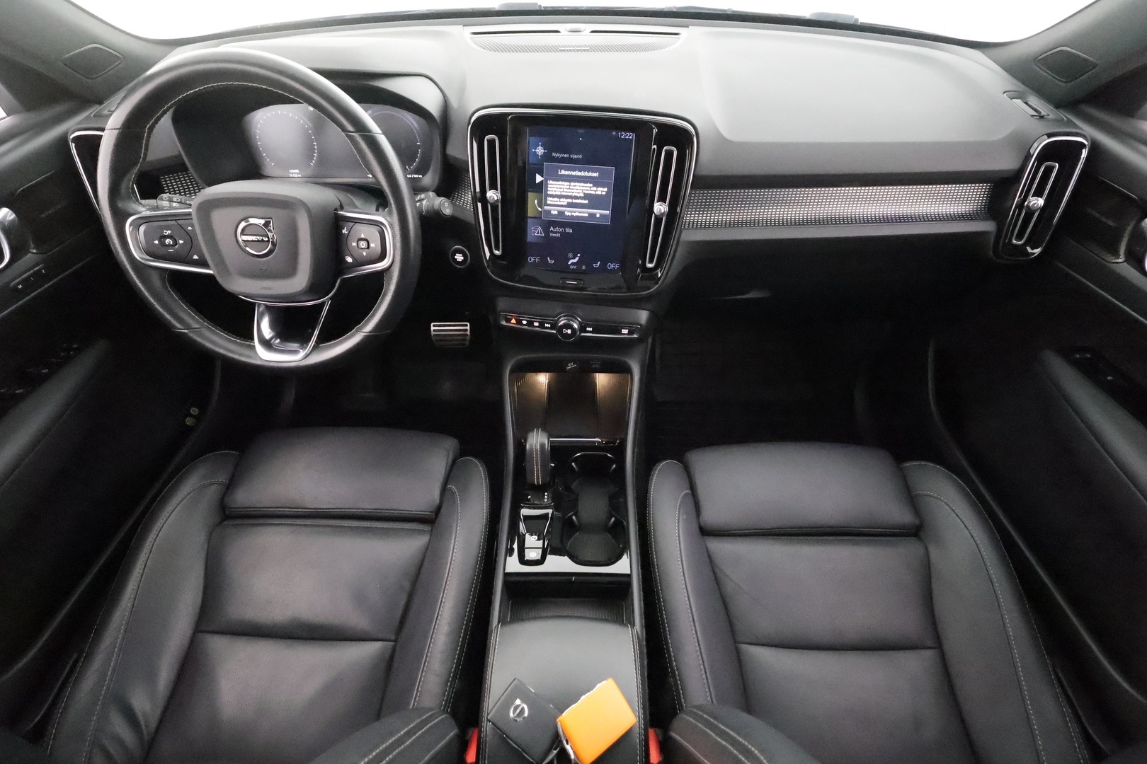VOLVO XC40 2021