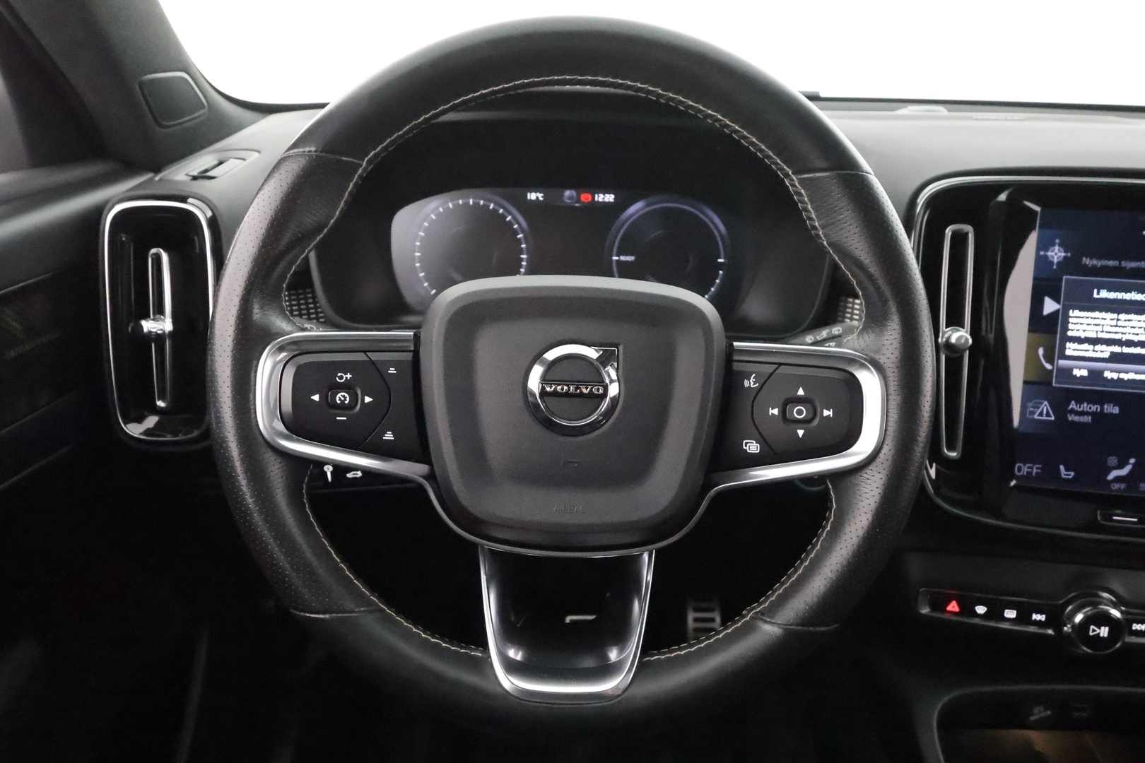 VOLVO XC40 2021