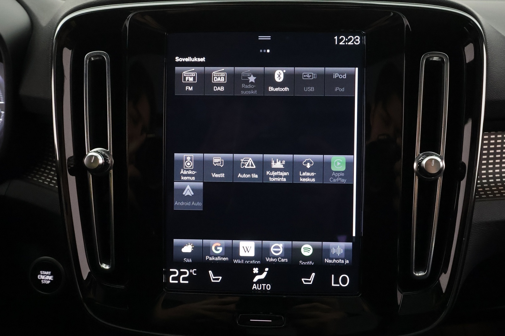 VOLVO XC40 2021