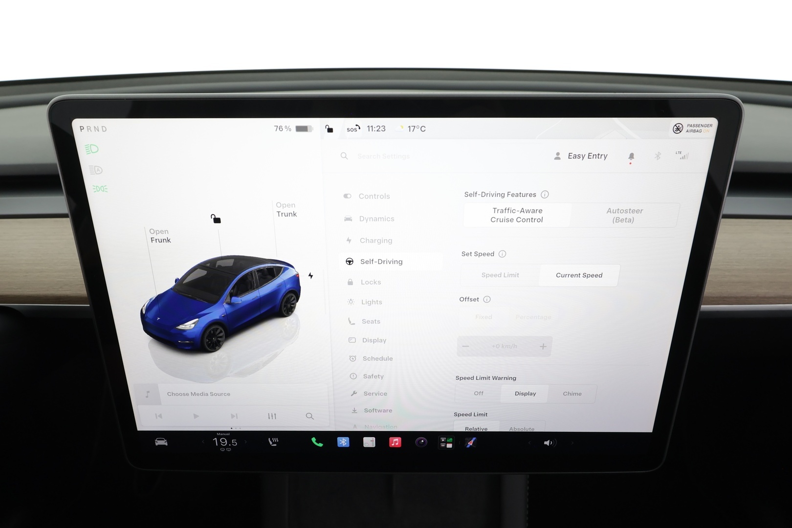 TESLA Model Y 2024