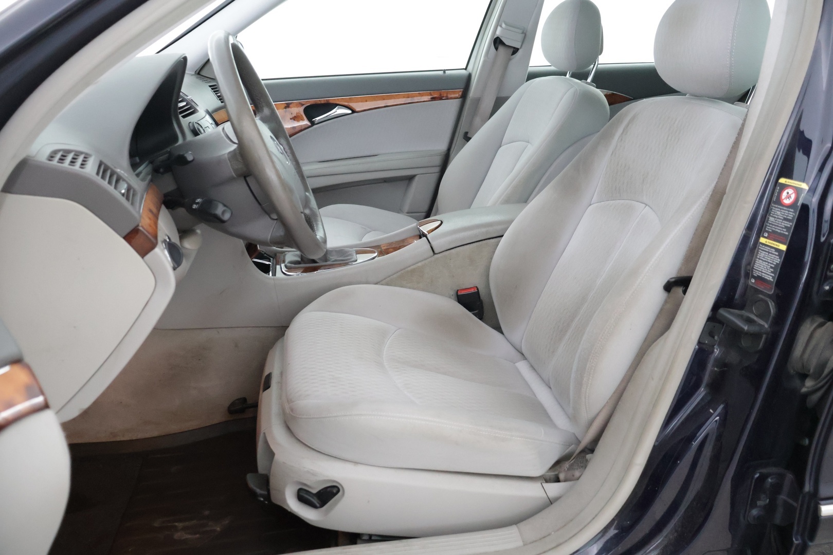 MERCEDES-BENZ E 2005