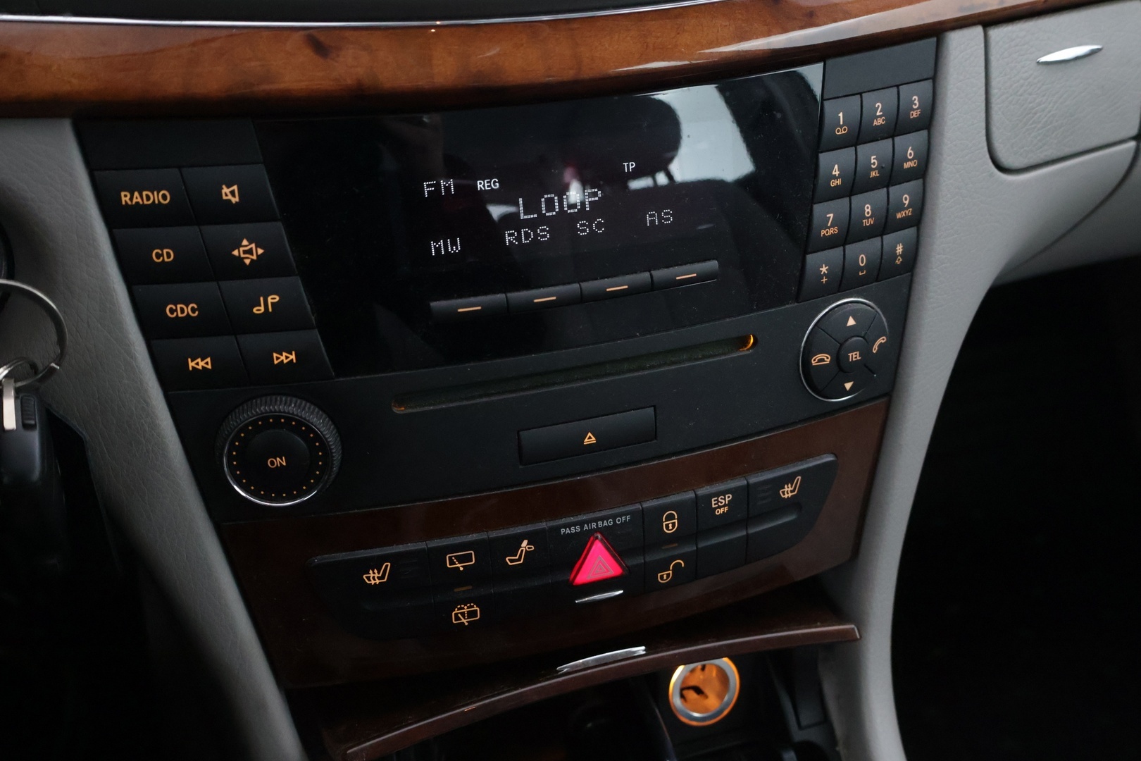 MERCEDES-BENZ E 2005