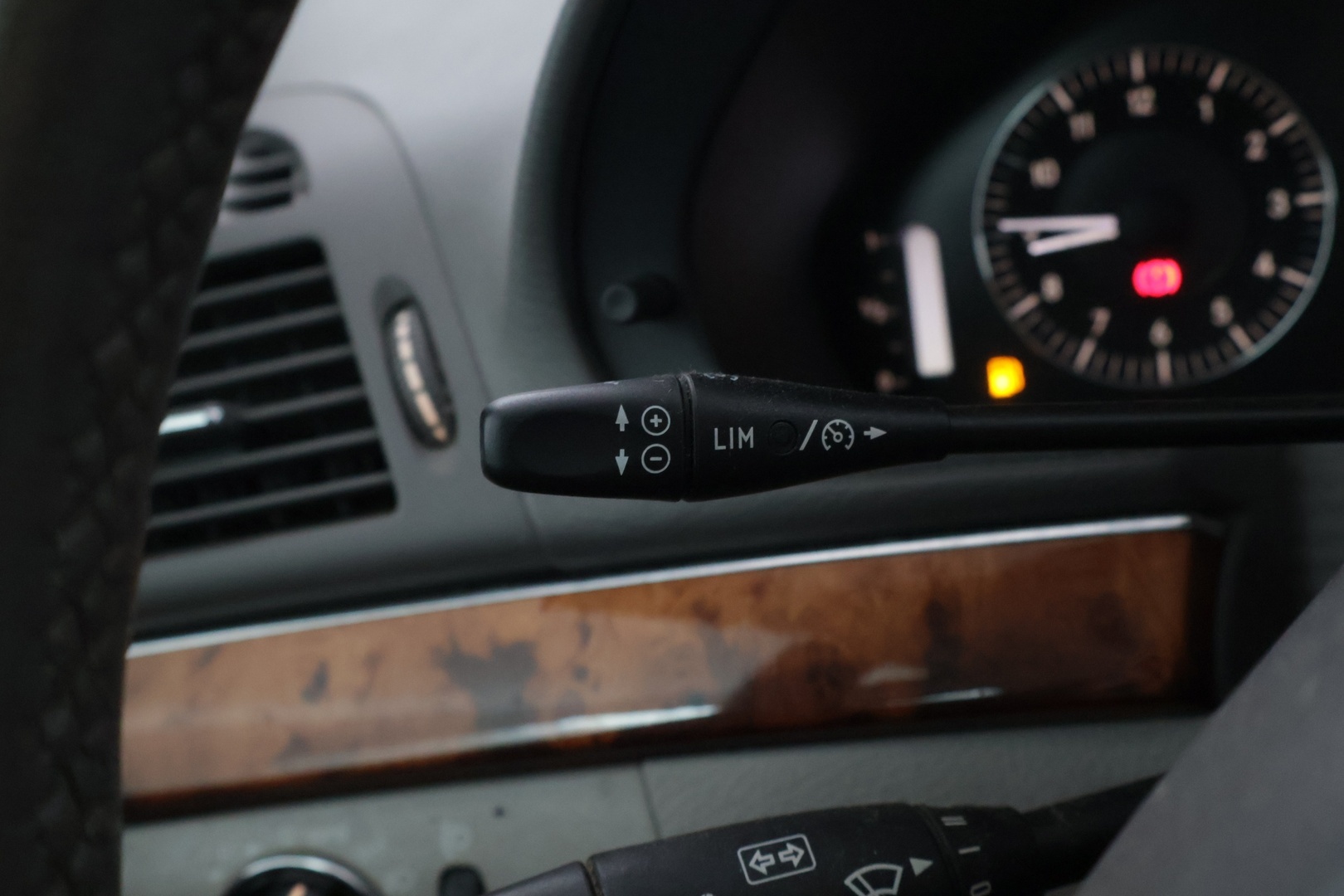 MERCEDES-BENZ E 2005