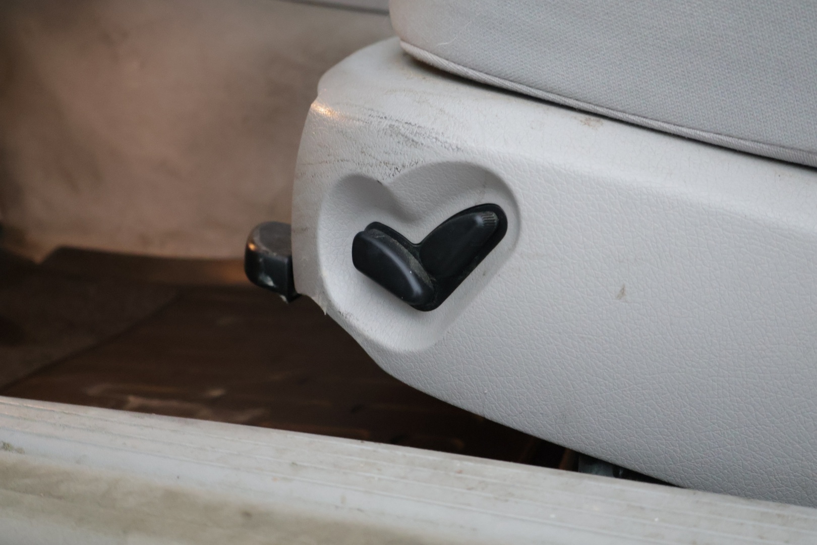 MERCEDES-BENZ E 2005