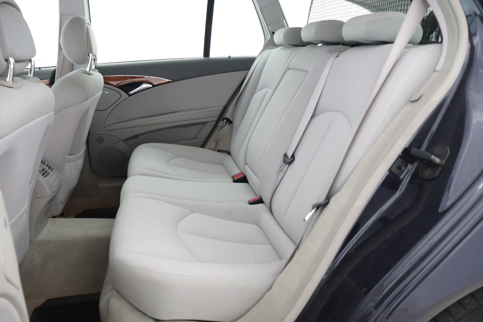 MERCEDES-BENZ E 2005