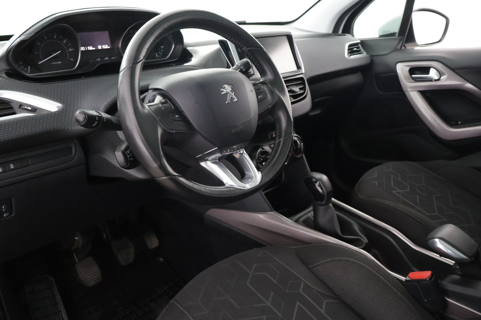 PEUGEOT 2008 2016
