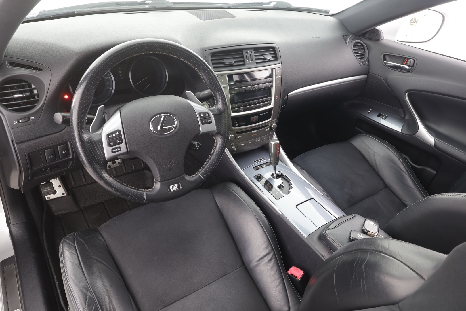 LEXUS IS 2012