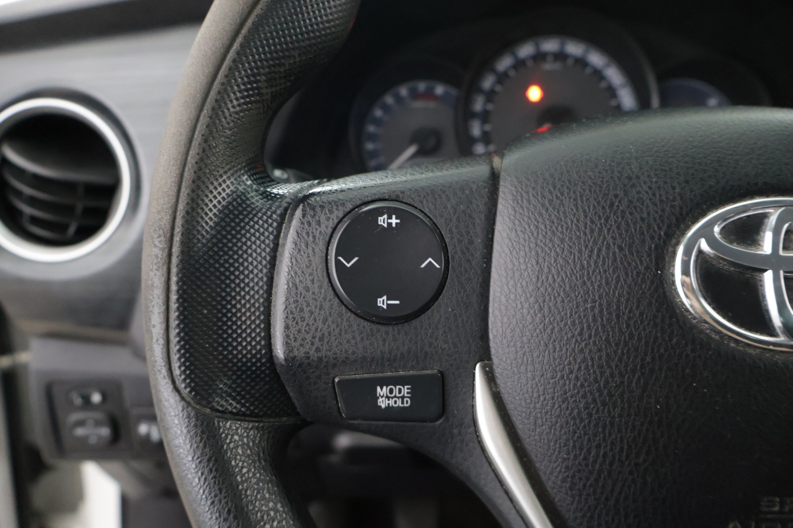 TOYOTA Auris 2013