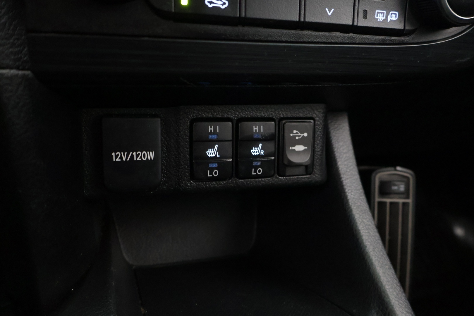 TOYOTA Auris 2013