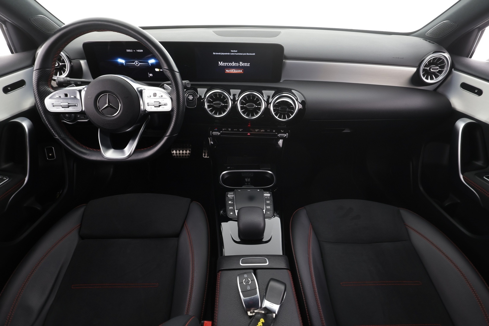 MERCEDES-BENZ A 2023