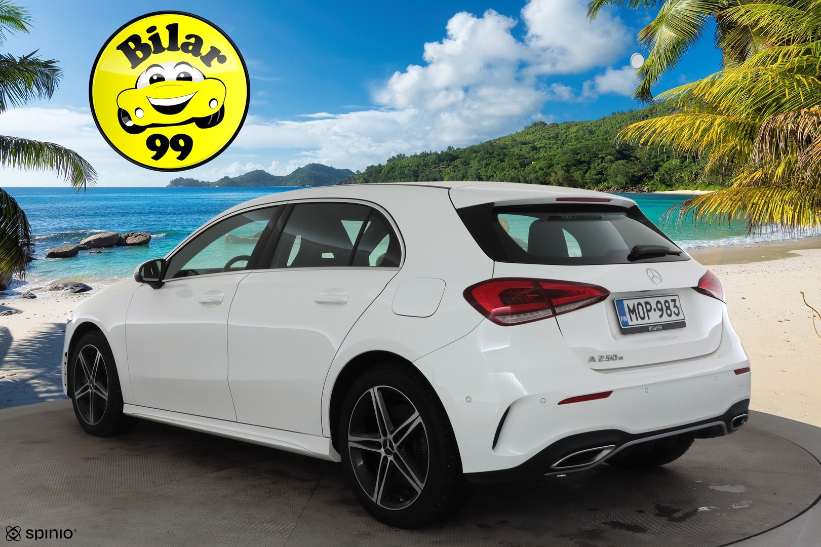 MERCEDES-BENZ A 2023