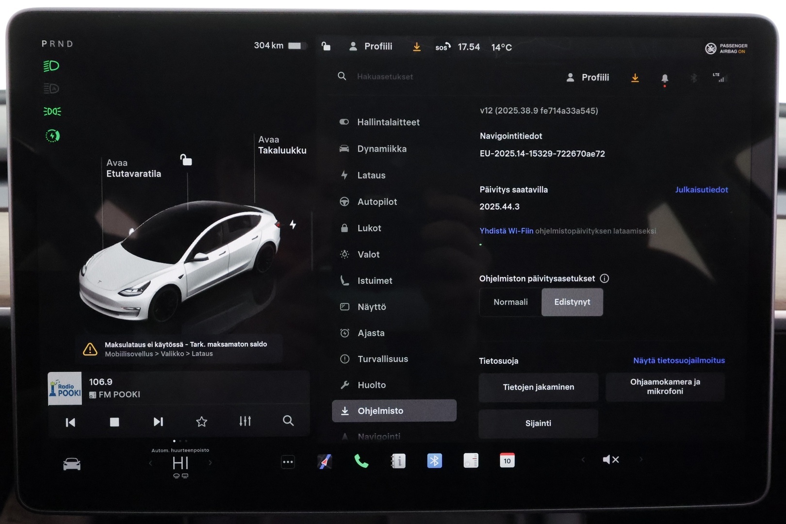 TESLA Model 3 2022