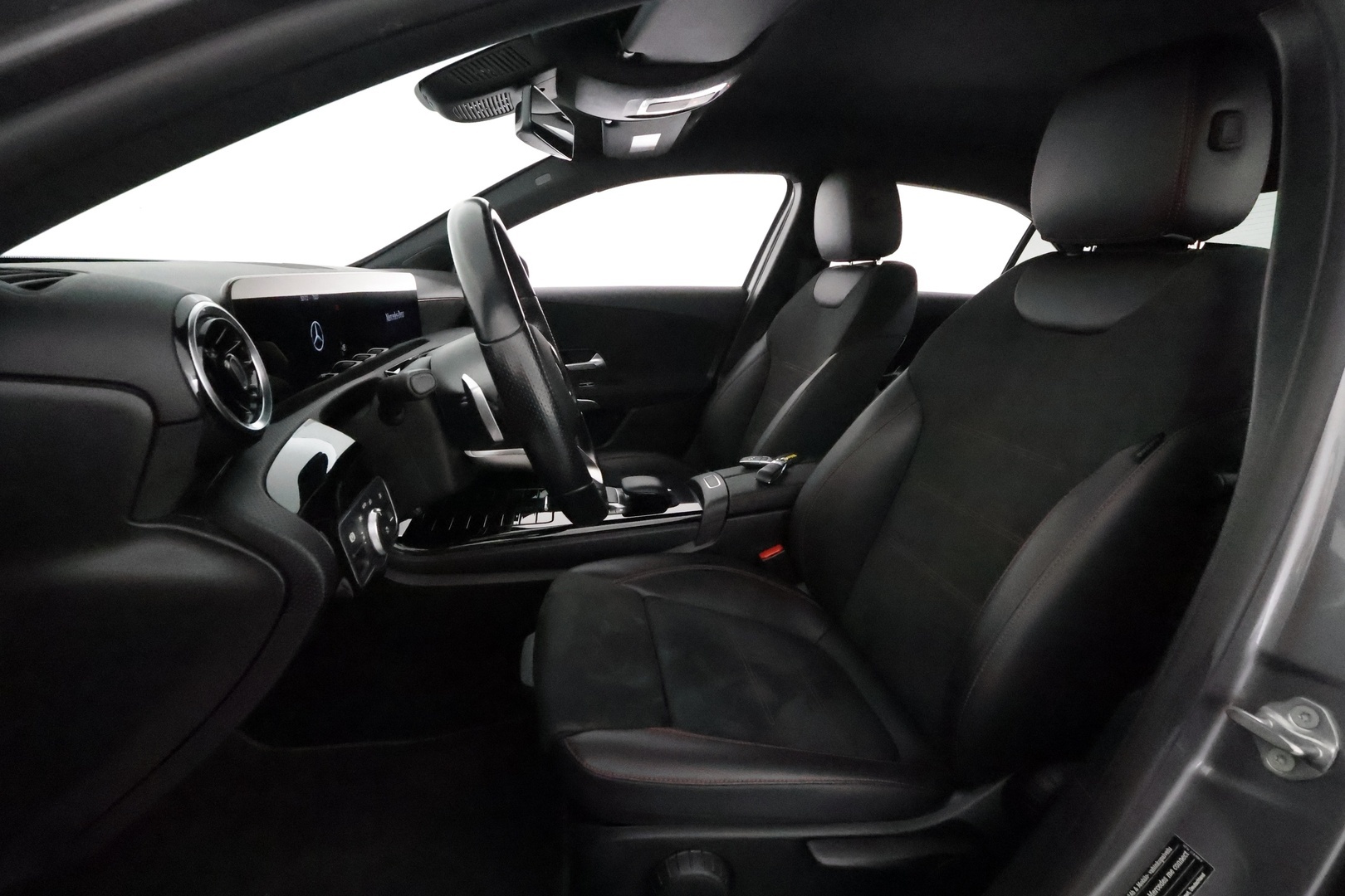 MERCEDES-BENZ A 2021