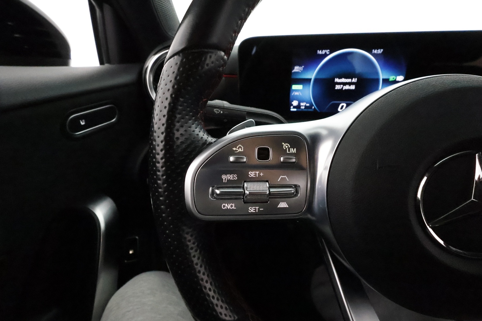 MERCEDES-BENZ A 2021