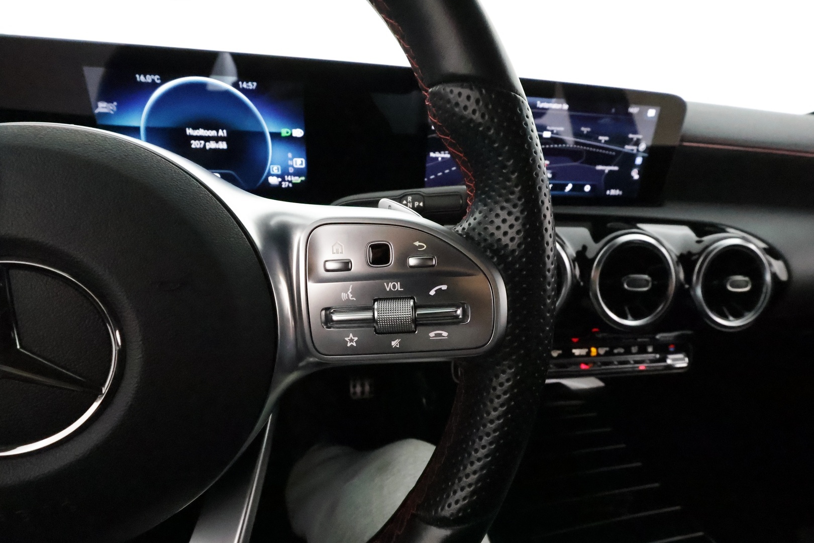 MERCEDES-BENZ A 2021