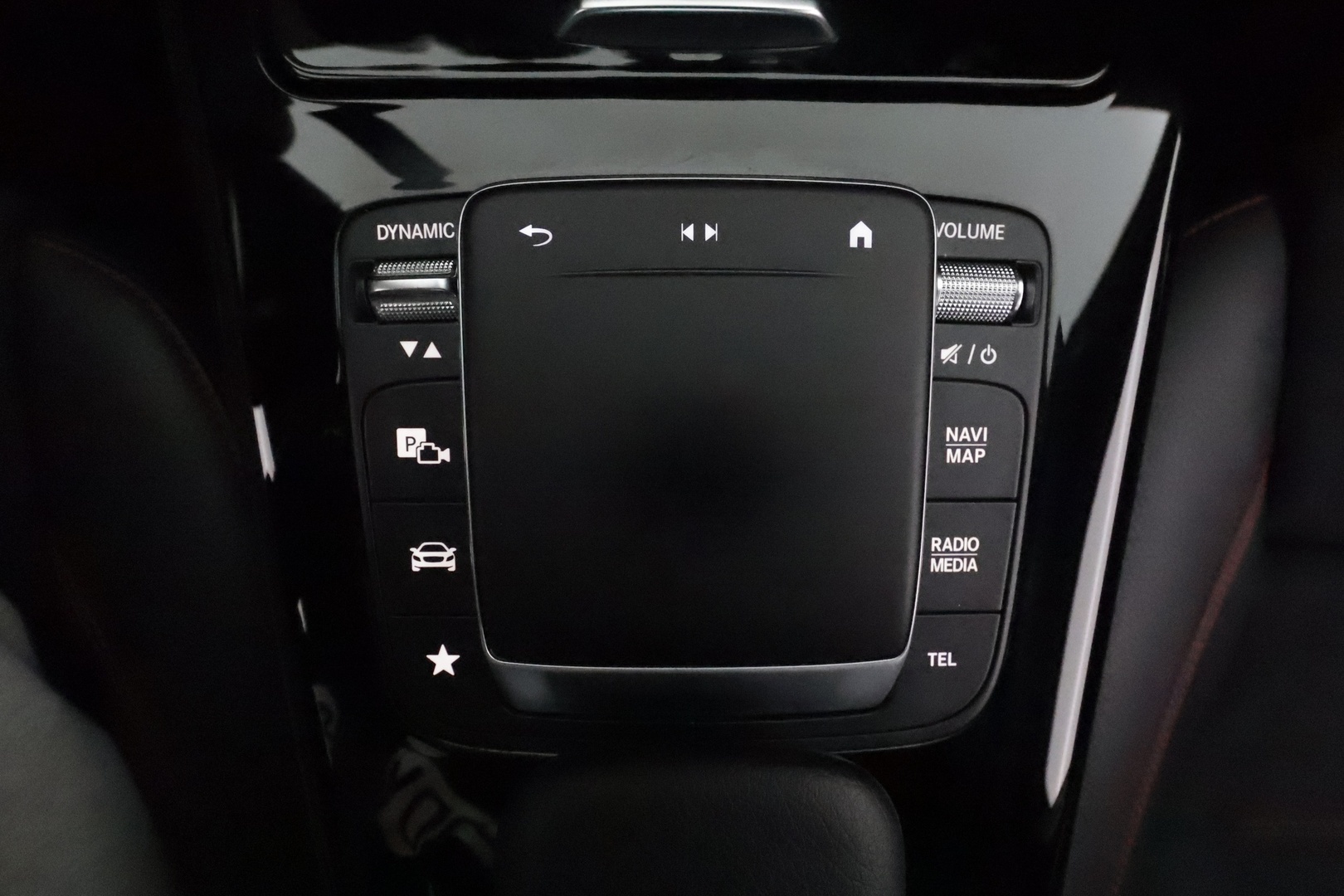 MERCEDES-BENZ A 2021