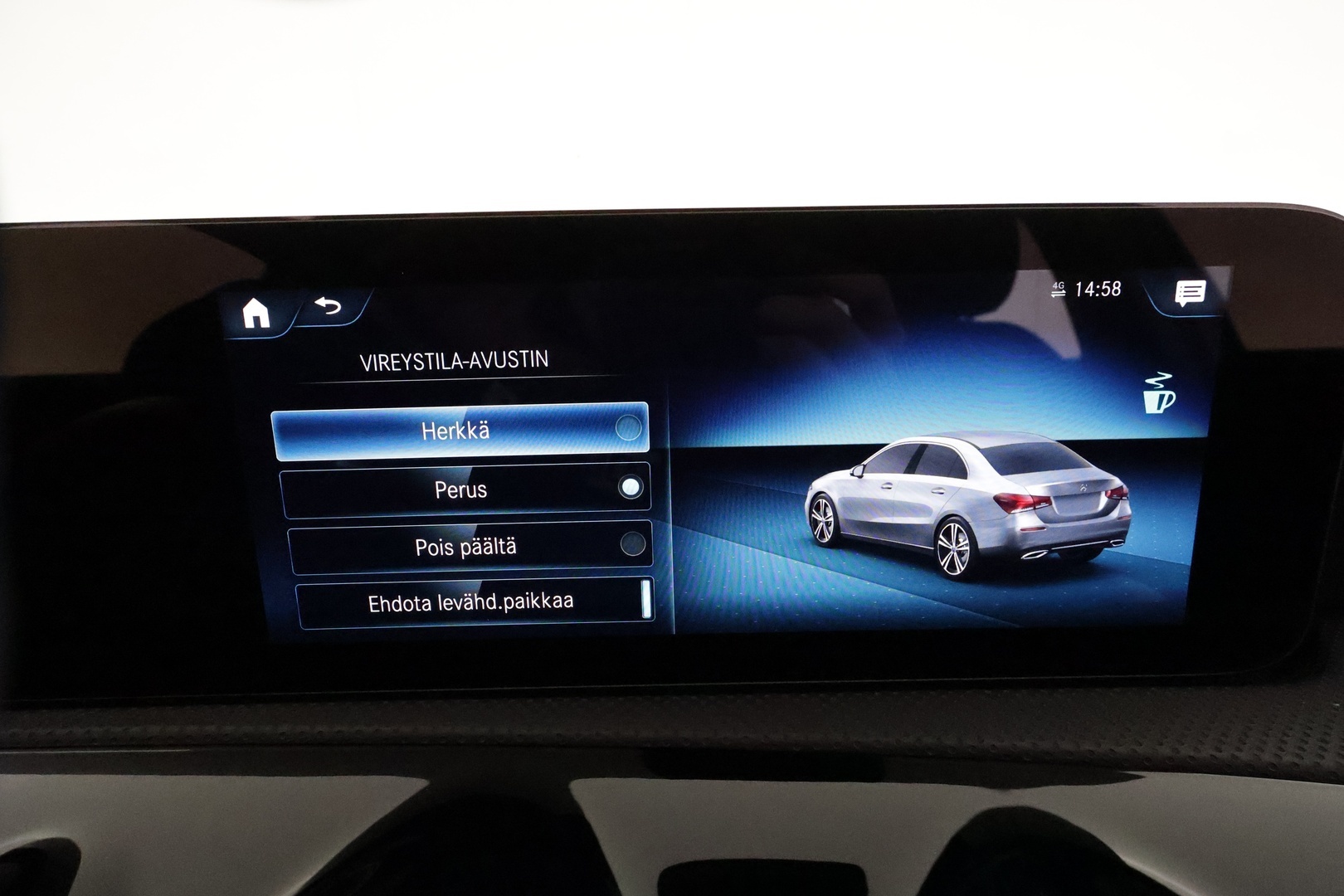 MERCEDES-BENZ A 2021