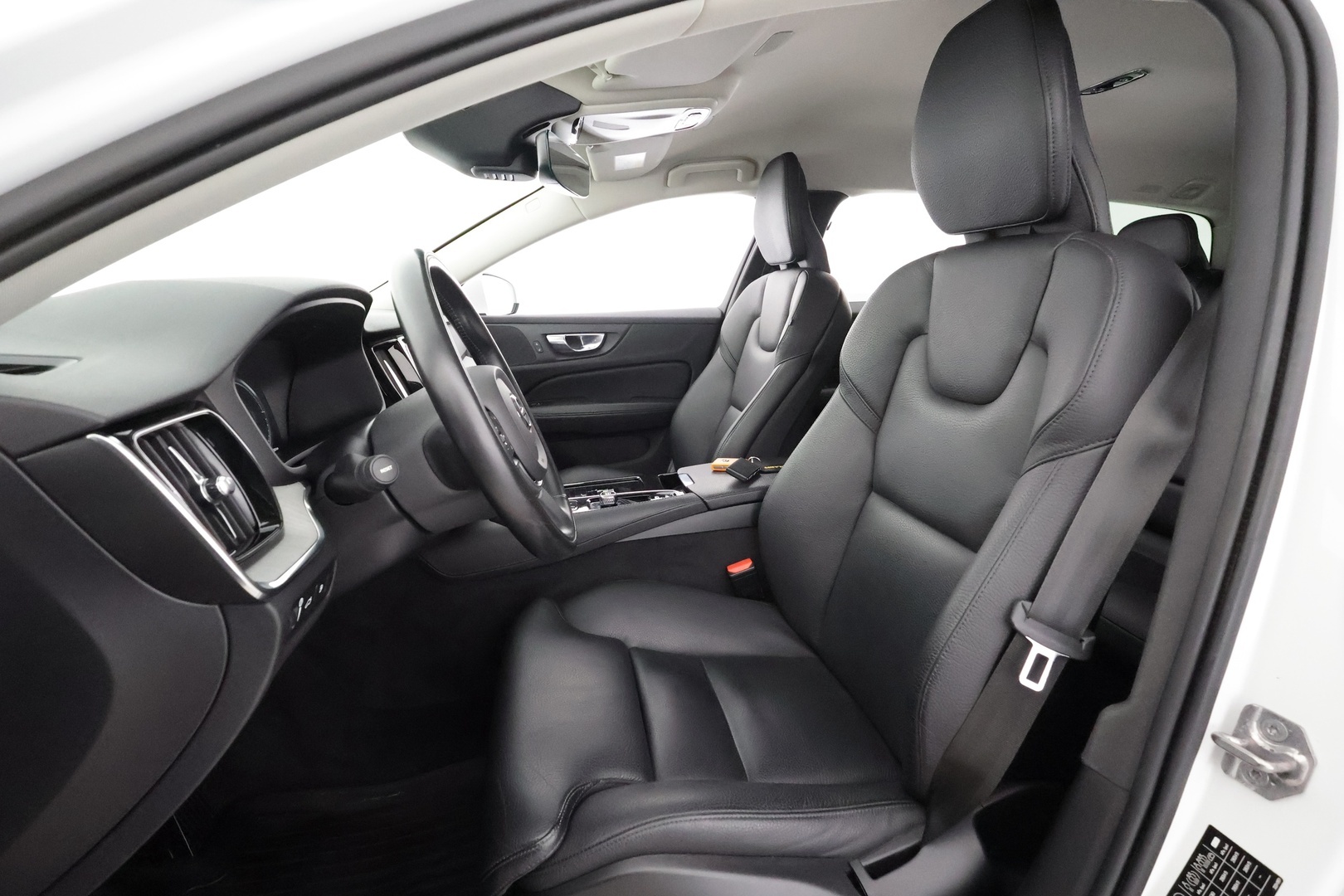 VOLVO V60 2022