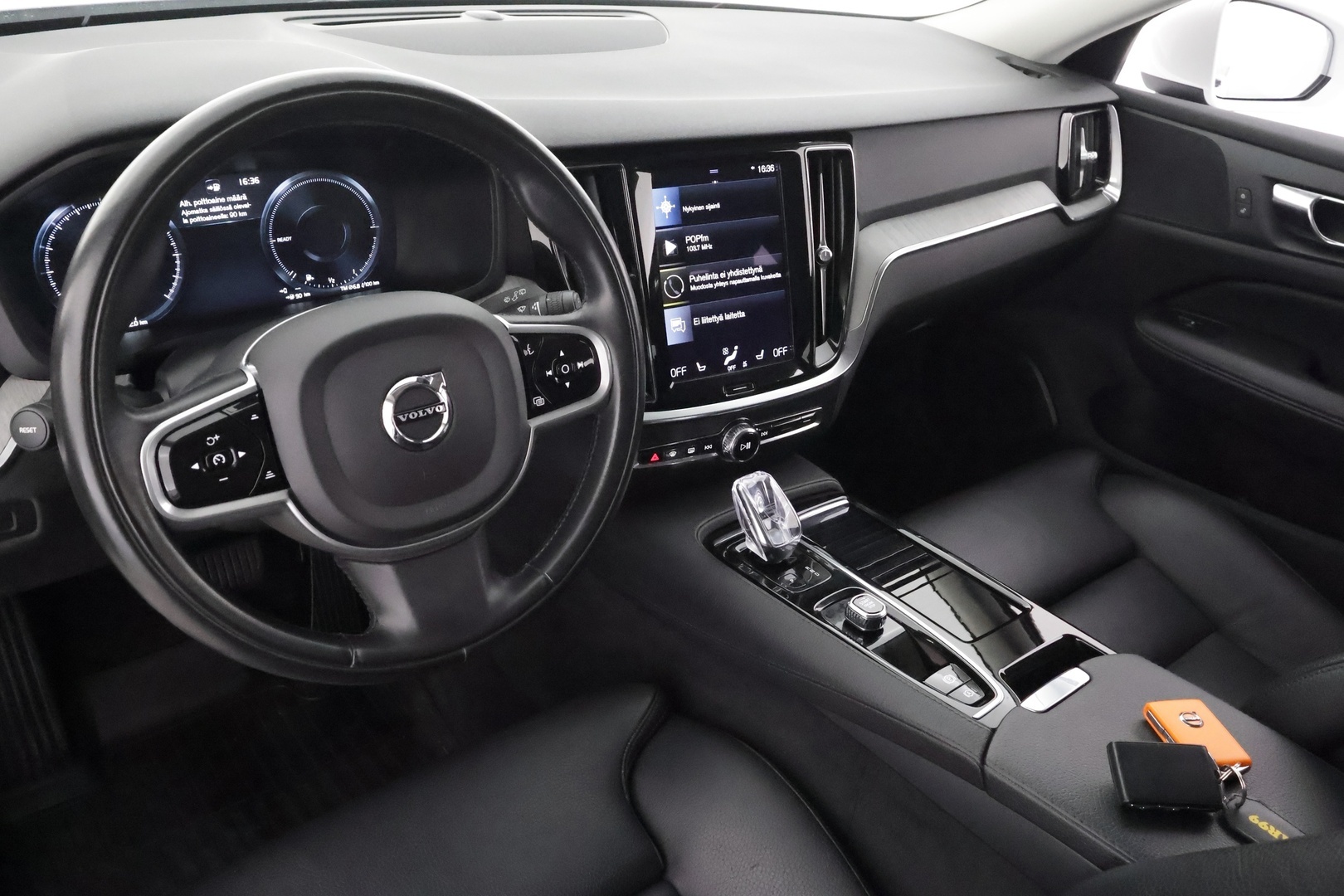 VOLVO V60 2022