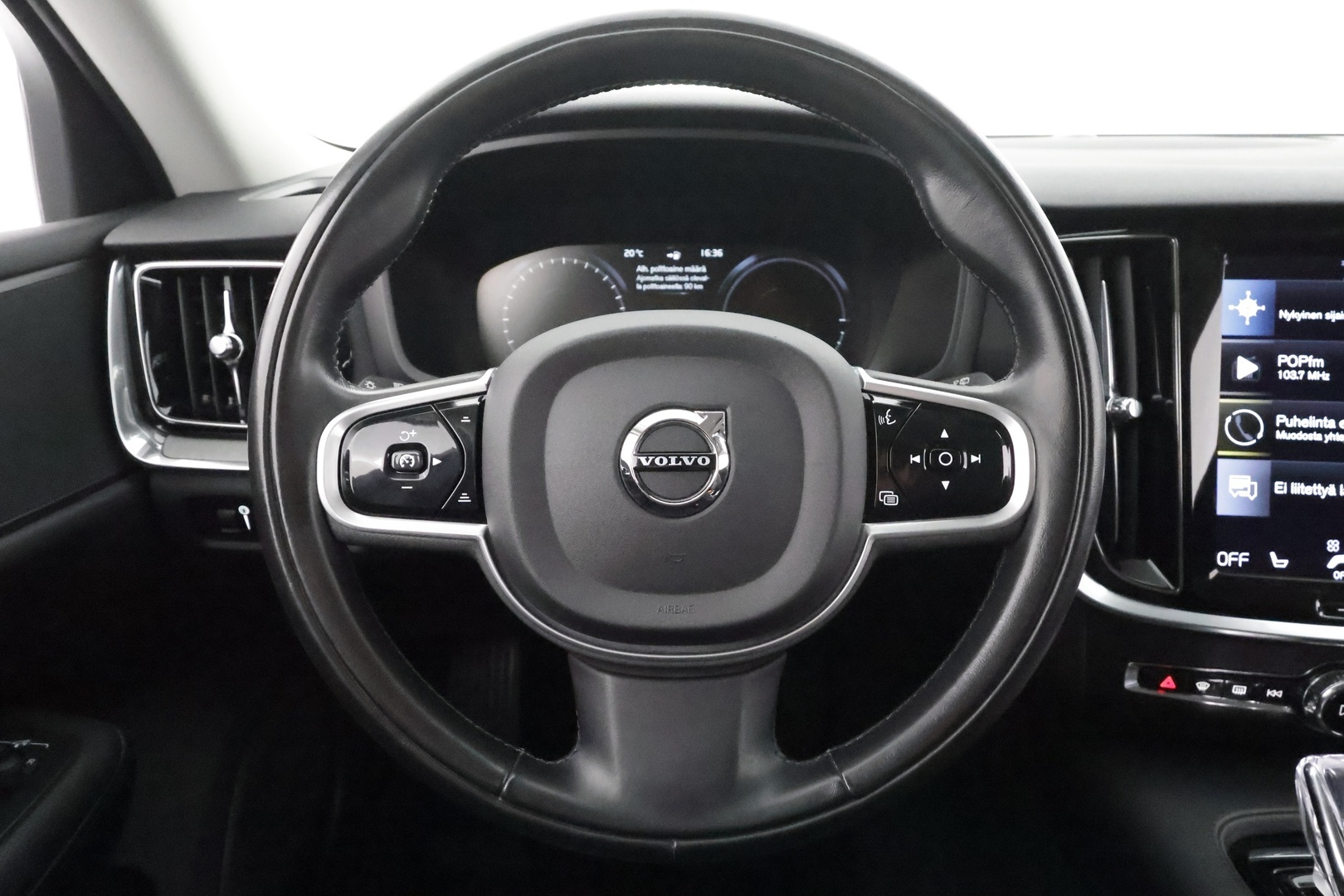 VOLVO V60 2022