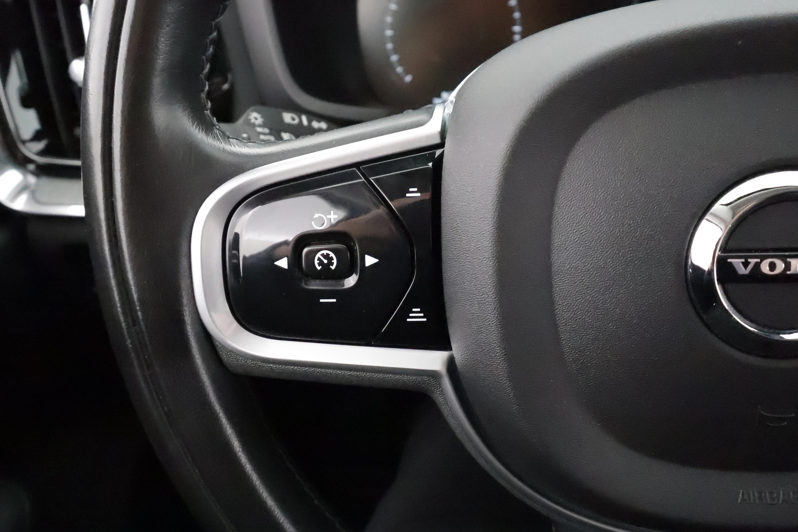 VOLVO V60 2022