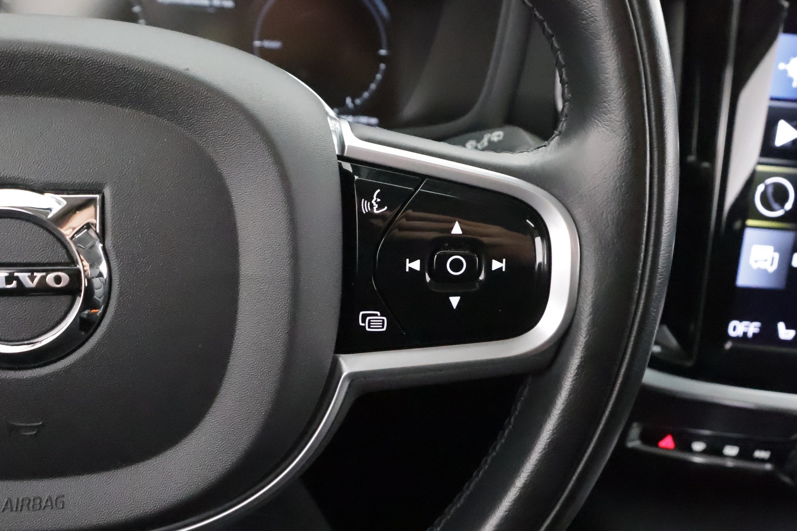VOLVO V60 2022
