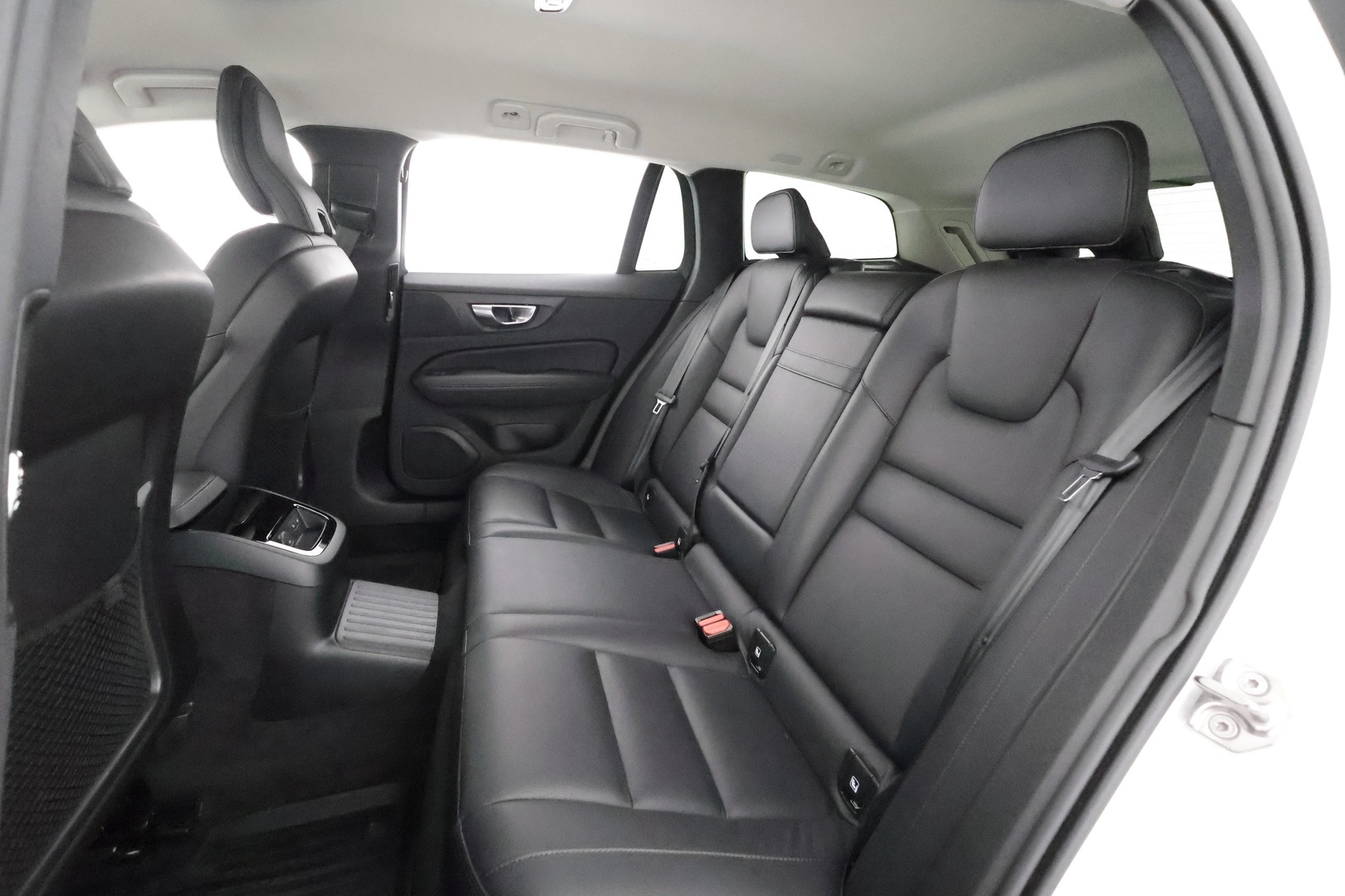 VOLVO V60 2022
