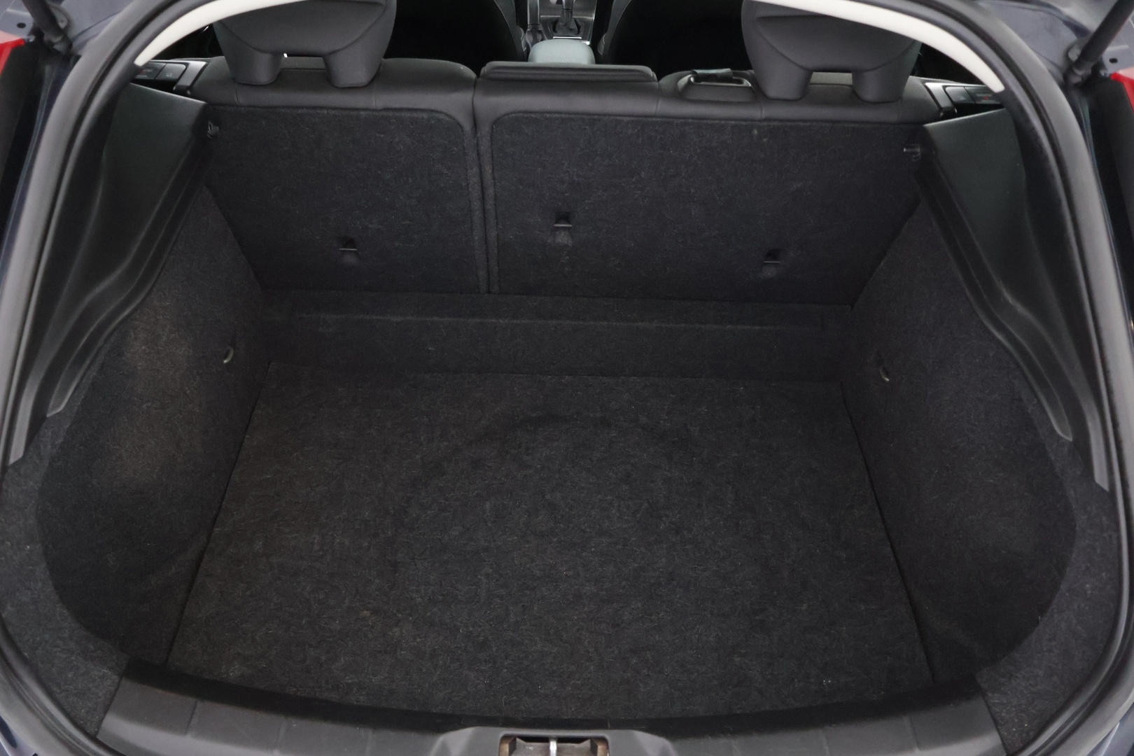 VOLVO V40 2016