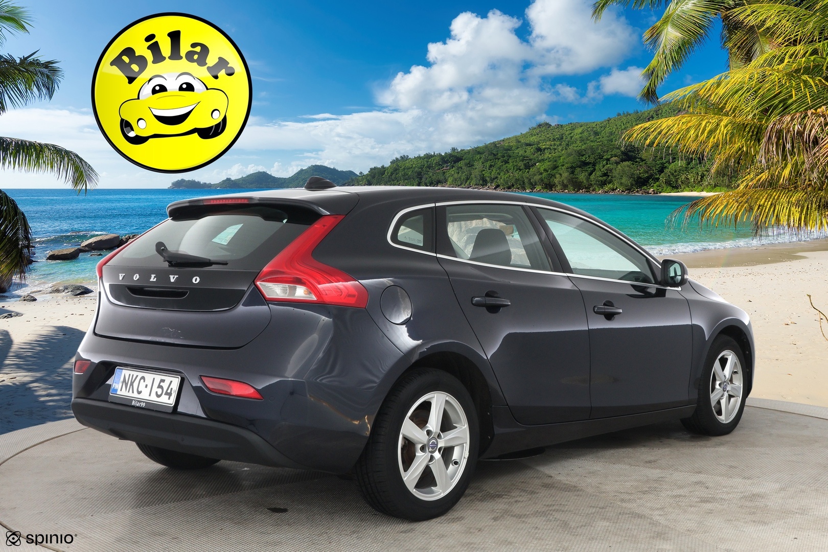 VOLVO V40 2016