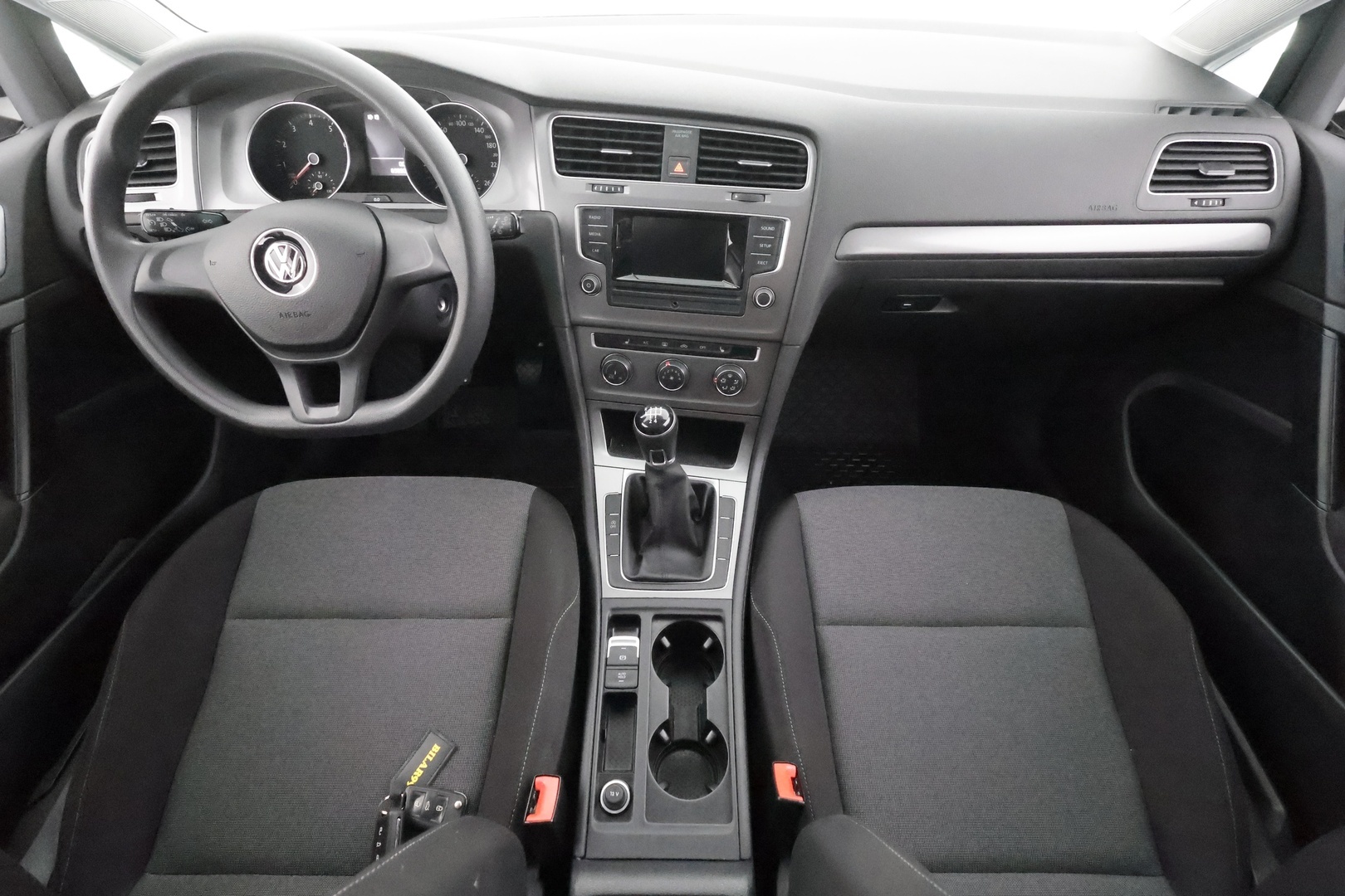 VOLKSWAGEN Golf 2016